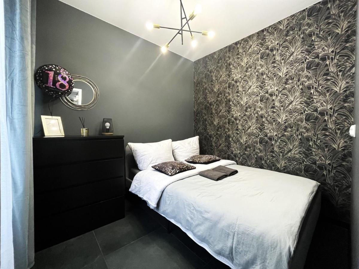 Sunset Apartment Aircon - Self Check-In 24H Wroclaw Bagian luar foto